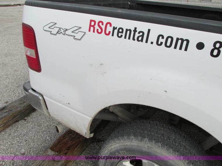 image for item F4005 2004 Ford F150 XLT Super Crew pickup truck