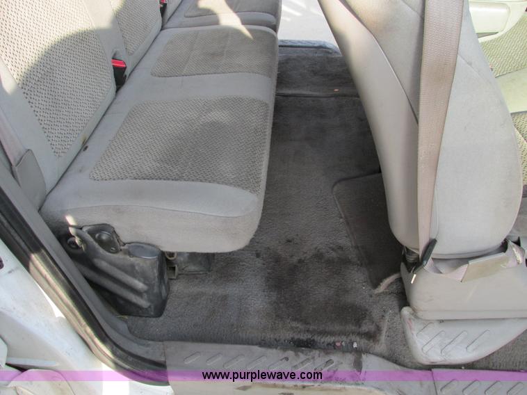 image for item F4041 2002 Ford F150 XLT SuperCab pickup truck