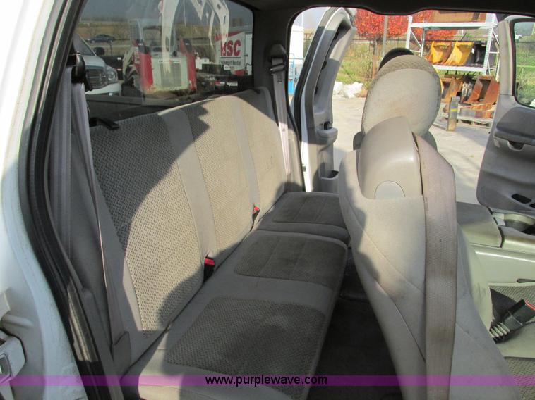 image for item F4041 2002 Ford F150 XLT SuperCab pickup truck