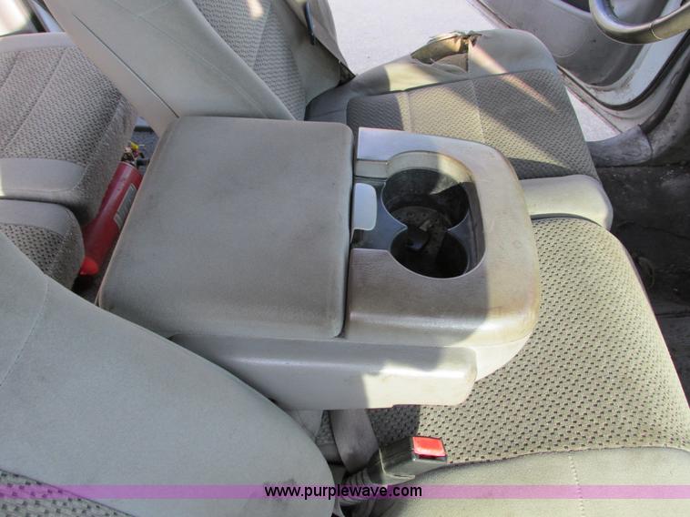 image for item F4041 2002 Ford F150 XLT SuperCab pickup truck