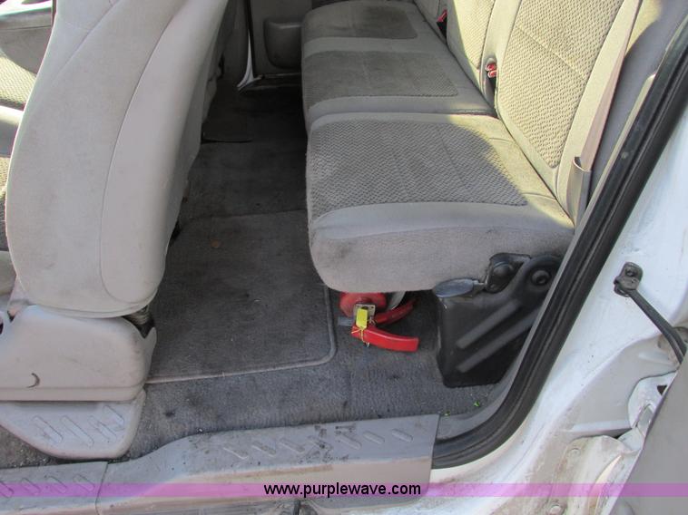 image for item F4041 2002 Ford F150 XLT SuperCab pickup truck