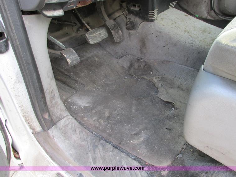 image for item F4041 2002 Ford F150 XLT SuperCab pickup truck