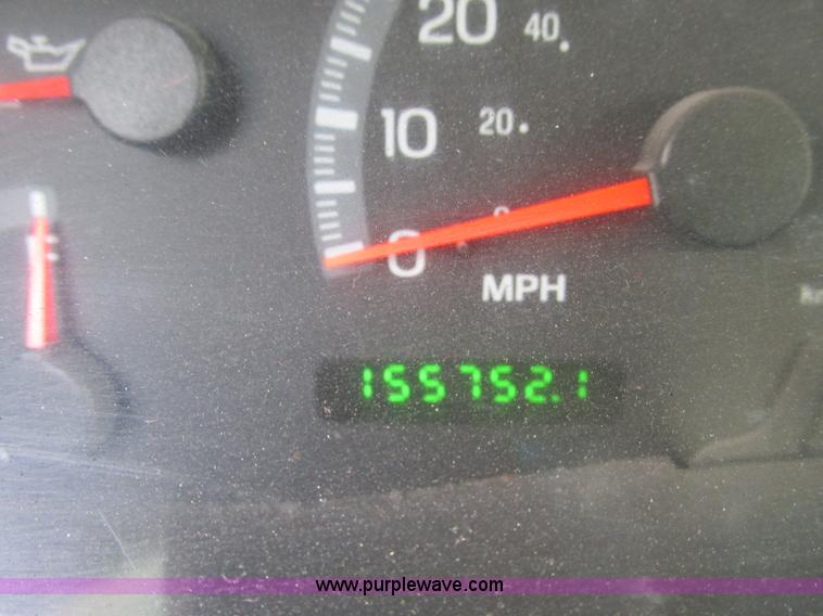 image for item F4041 2002 Ford F150 XLT SuperCab pickup truck