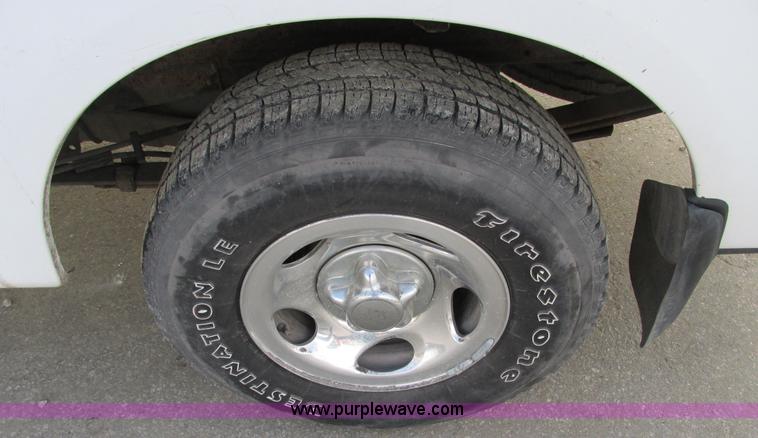 image for item F4041 2002 Ford F150 XLT SuperCab pickup truck