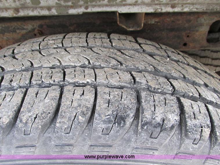 image for item F4041 2002 Ford F150 XLT SuperCab pickup truck