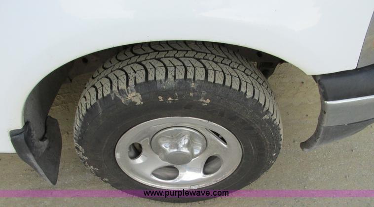 image for item F4041 2002 Ford F150 XLT SuperCab pickup truck