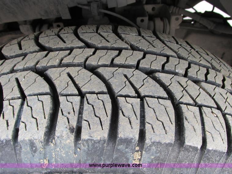 image for item F4041 2002 Ford F150 XLT SuperCab pickup truck