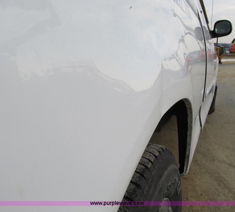 image for item F4041 2002 Ford F150 XLT SuperCab pickup truck