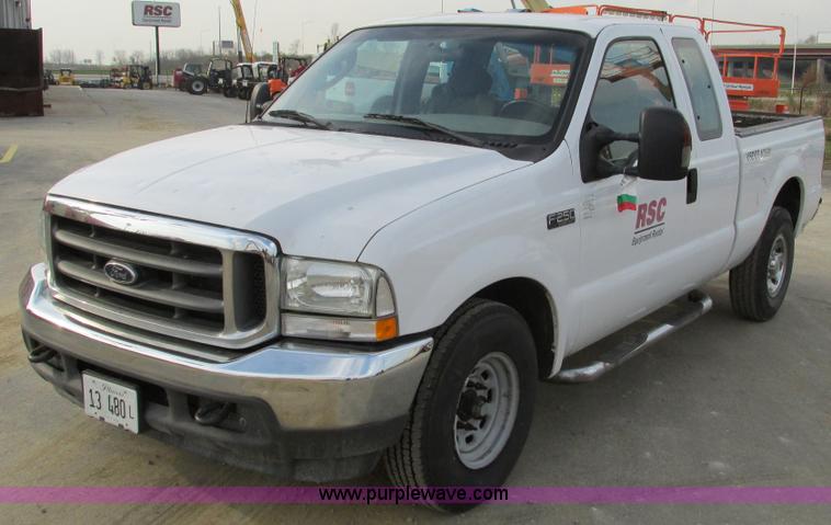 image for item F4042 2004 Ford F250 XLT Super Duty SuperCab pickup truck