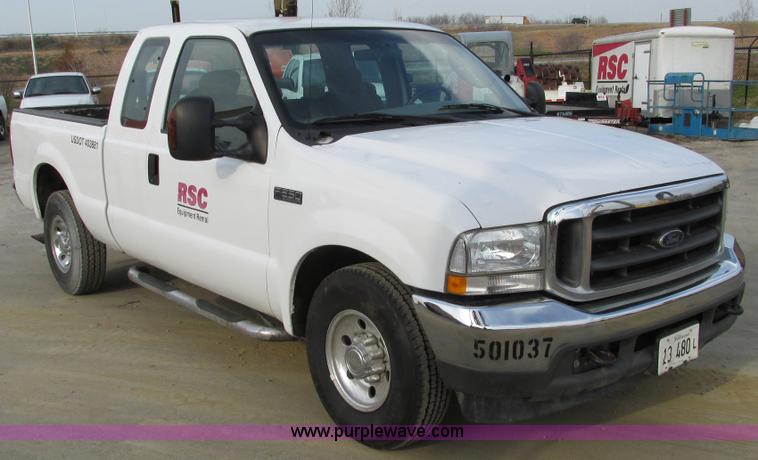 image for item F4042 2004 Ford F250 XLT Super Duty SuperCab pickup truck