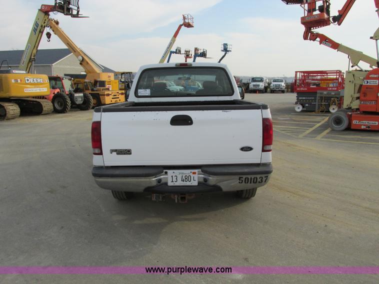 image for item F4042 2004 Ford F250 XLT Super Duty SuperCab pickup truck