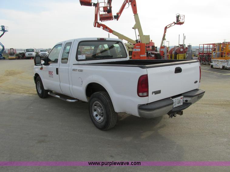 image for item F4042 2004 Ford F250 XLT Super Duty SuperCab pickup truck