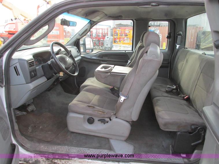 image for item F4042 2004 Ford F250 XLT Super Duty SuperCab pickup truck