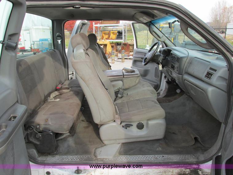 image for item F4042 2004 Ford F250 XLT Super Duty SuperCab pickup truck