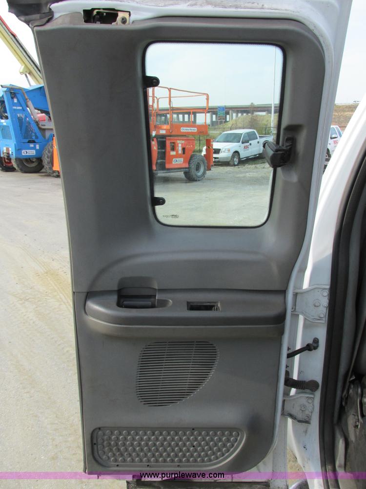 image for item F4042 2004 Ford F250 XLT Super Duty SuperCab pickup truck