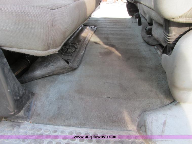 image for item F4042 2004 Ford F250 XLT Super Duty SuperCab pickup truck