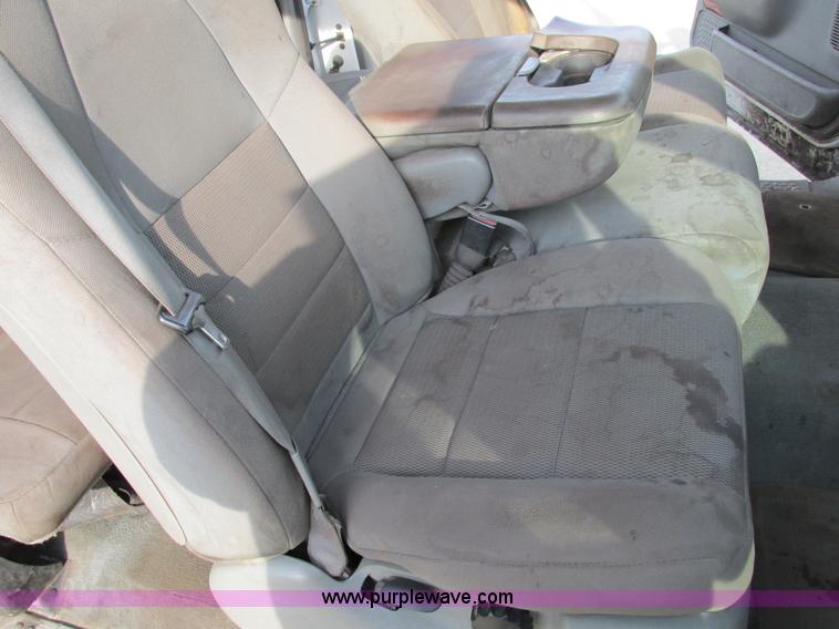 image for item F4042 2004 Ford F250 XLT Super Duty SuperCab pickup truck