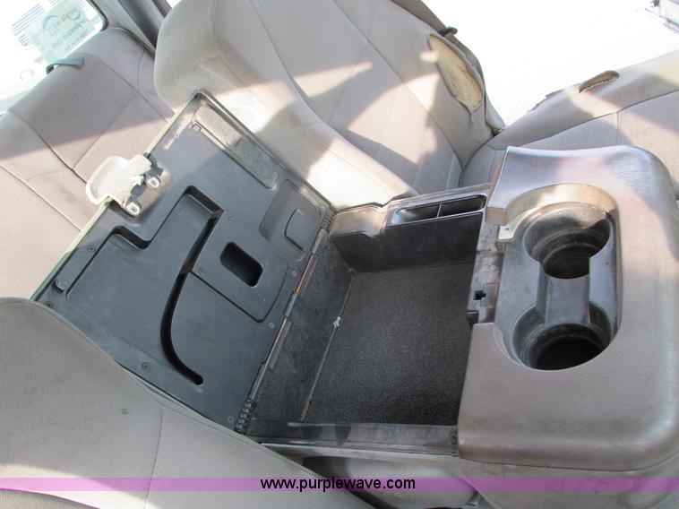 image for item F4042 2004 Ford F250 XLT Super Duty SuperCab pickup truck