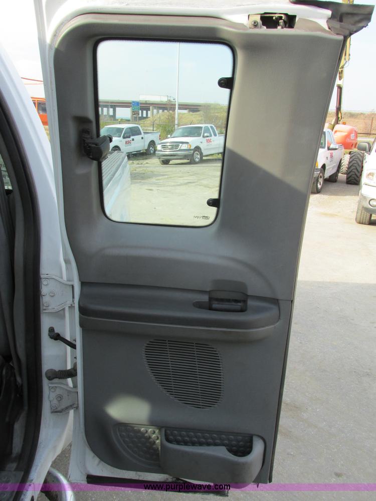 image for item F4042 2004 Ford F250 XLT Super Duty SuperCab pickup truck