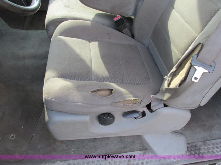 image for item F4042 2004 Ford F250 XLT Super Duty SuperCab pickup truck