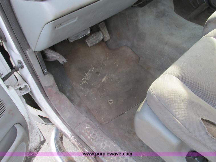 image for item F4042 2004 Ford F250 XLT Super Duty SuperCab pickup truck