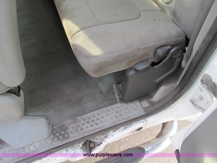 image for item F4042 2004 Ford F250 XLT Super Duty SuperCab pickup truck