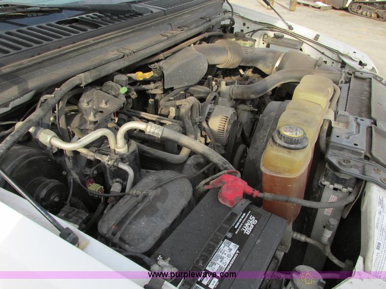 image for item F4042 2004 Ford F250 XLT Super Duty SuperCab pickup truck