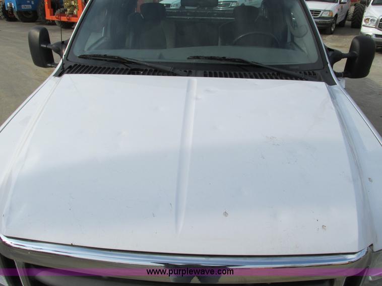 image for item F4042 2004 Ford F250 XLT Super Duty SuperCab pickup truck