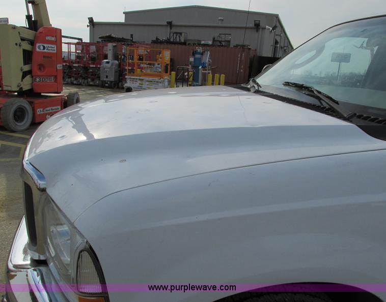 image for item F4042 2004 Ford F250 XLT Super Duty SuperCab pickup truck