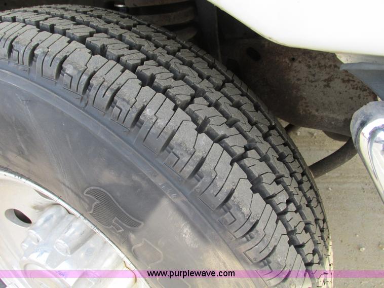 image for item F4042 2004 Ford F250 XLT Super Duty SuperCab pickup truck