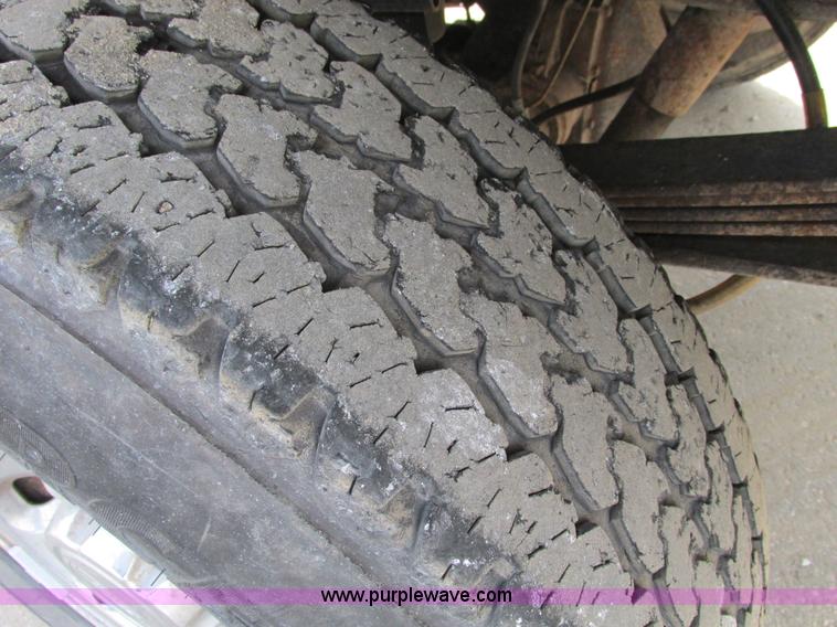 image for item F4042 2004 Ford F250 XLT Super Duty SuperCab pickup truck