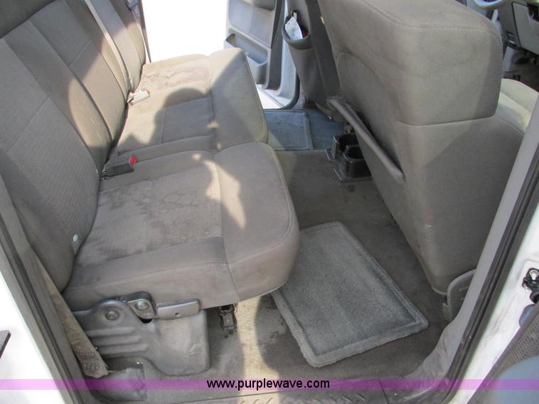 image for item F4043 2005 Ford F150 XLT Super Crew pickup truck