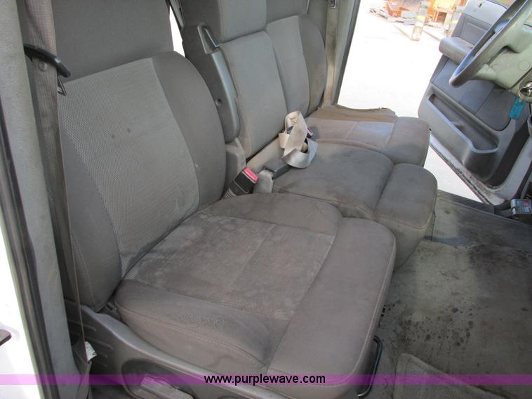 image for item F4043 2005 Ford F150 XLT Super Crew pickup truck