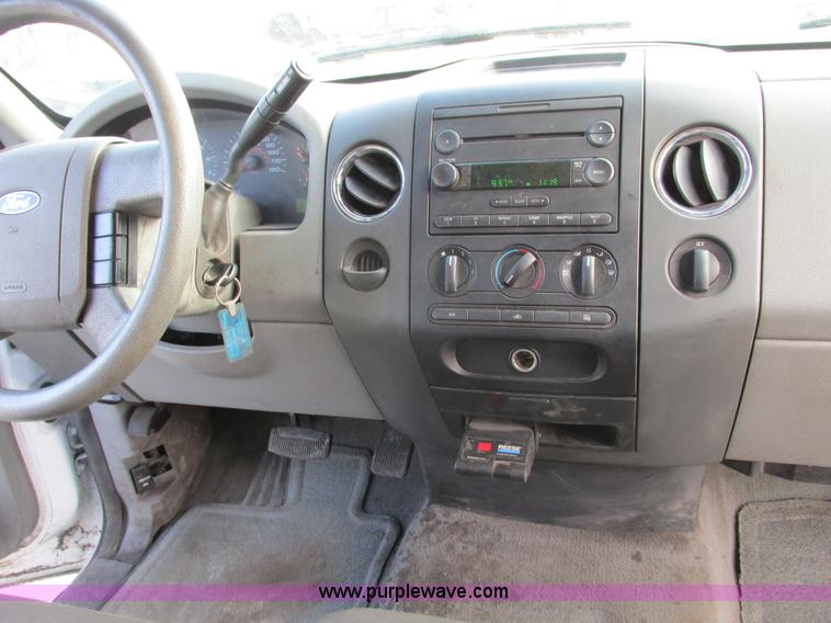 image for item F4043 2005 Ford F150 XLT Super Crew pickup truck