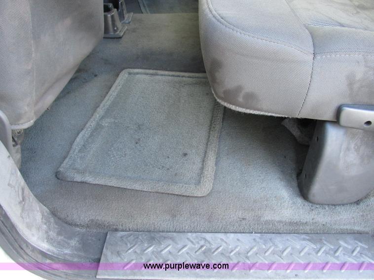 image for item F4043 2005 Ford F150 XLT Super Crew pickup truck