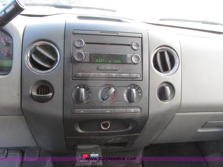 image for item F4043 2005 Ford F150 XLT Super Crew pickup truck