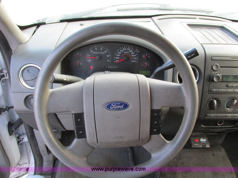 image for item F4043 2005 Ford F150 XLT Super Crew pickup truck