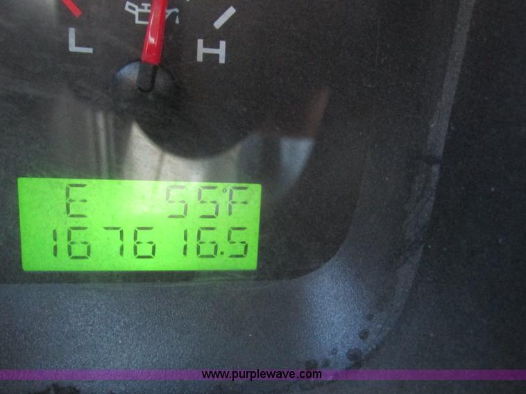 image for item F4043 2005 Ford F150 XLT Super Crew pickup truck