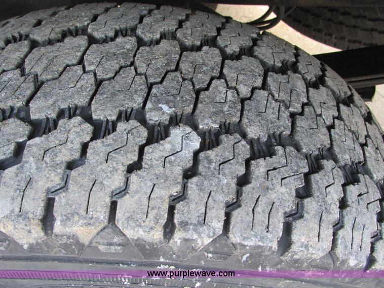 image for item F4043 2005 Ford F150 XLT Super Crew pickup truck