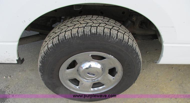 image for item F4043 2005 Ford F150 XLT Super Crew pickup truck