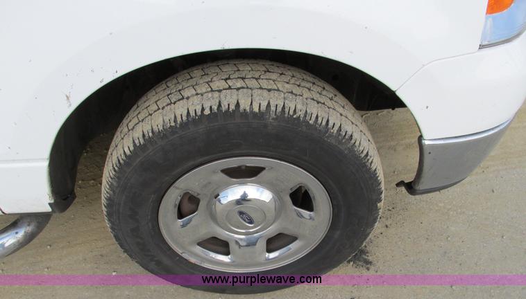 image for item F4043 2005 Ford F150 XLT Super Crew pickup truck