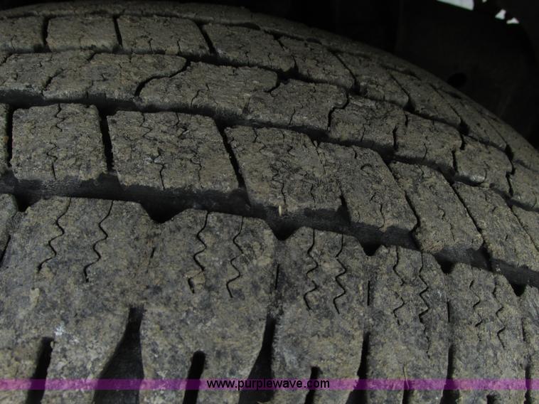 image for item F4043 2005 Ford F150 XLT Super Crew pickup truck