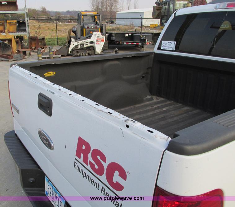 image for item F4043 2005 Ford F150 XLT Super Crew pickup truck