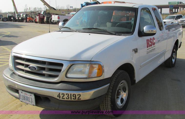 image for item F4044 2002 Ford F150 XLT SuperCab pickup truck