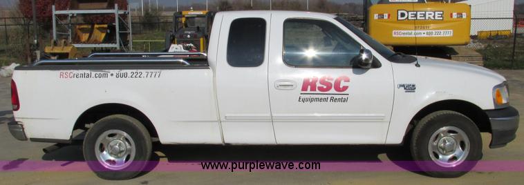 image for item F4044 2002 Ford F150 XLT SuperCab pickup truck