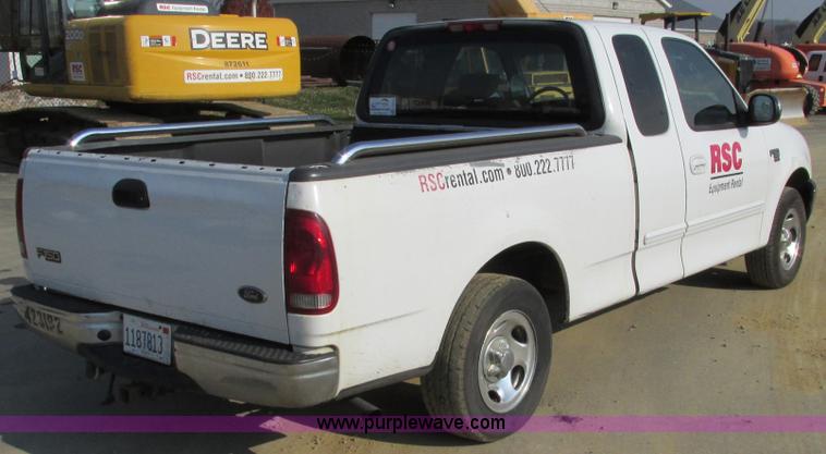 image for item F4044 2002 Ford F150 XLT SuperCab pickup truck