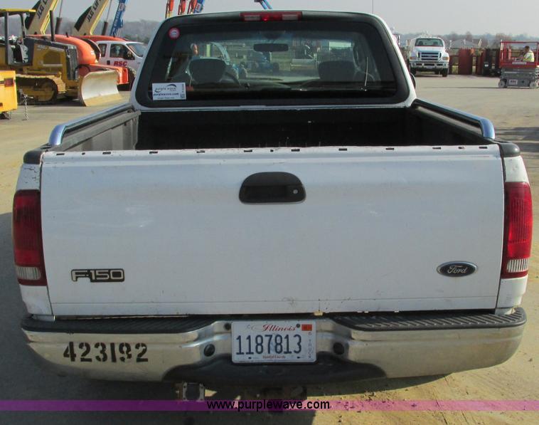 image for item F4044 2002 Ford F150 XLT SuperCab pickup truck