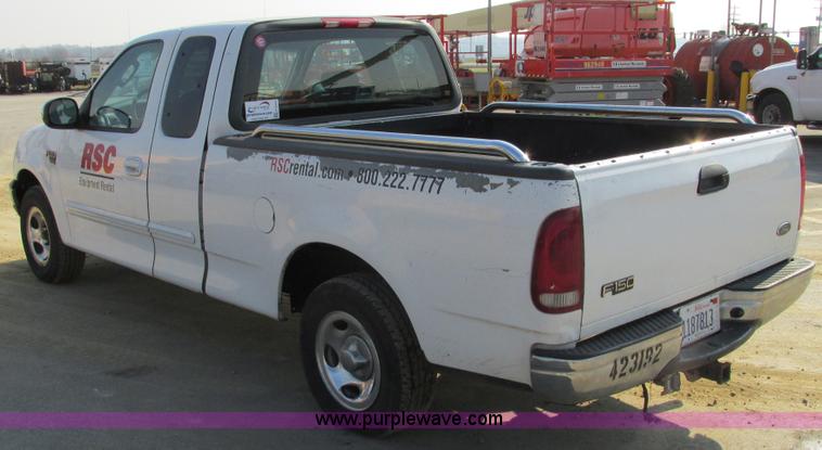 image for item F4044 2002 Ford F150 XLT SuperCab pickup truck