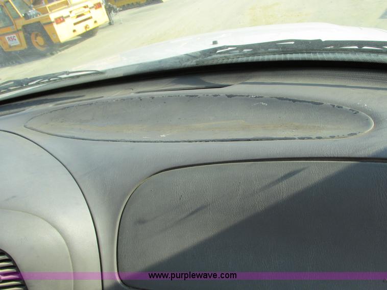 image for item F4044 2002 Ford F150 XLT SuperCab pickup truck