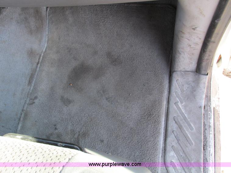 image for item F4044 2002 Ford F150 XLT SuperCab pickup truck